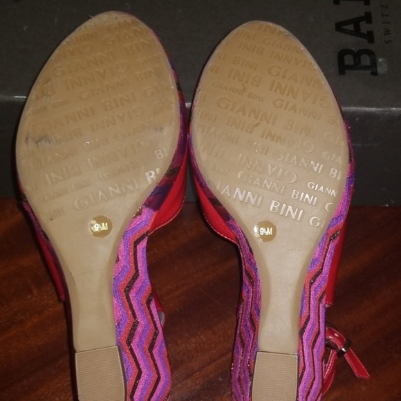 Shoes - Picture 4 of 4